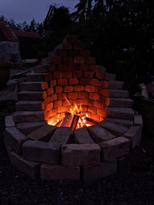 Secluded Private Cottage Hot-Tub, Sauna & Fire-Pit Carrick-on-Shannon Exterior photo