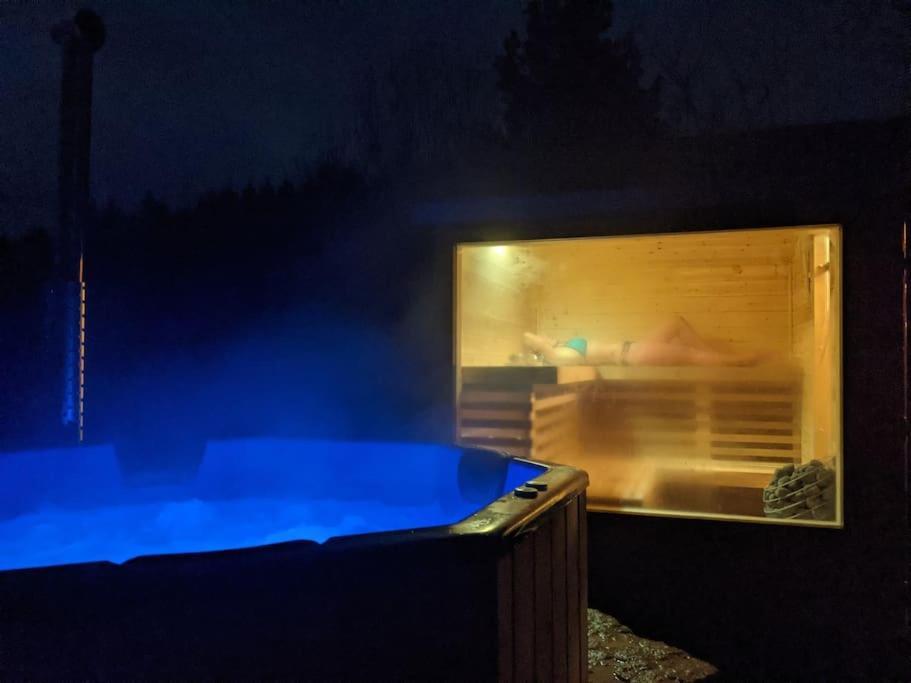 Secluded Private Cottage Hot-Tub, Sauna & Fire-Pit Carrick-on-Shannon Exterior photo
